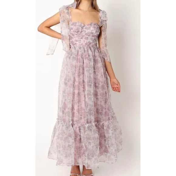 Dresses & Skirts - $139 Petal and Pup Women's Floret Midi Dress Medium